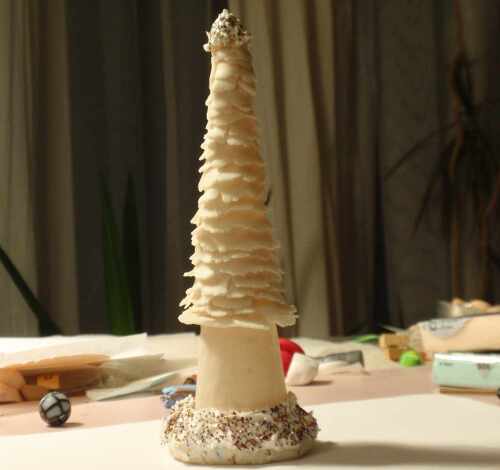 Kitschiges zu Weihnachten: eine nachtleuchtende Tannenbaum-Box aus Fimo